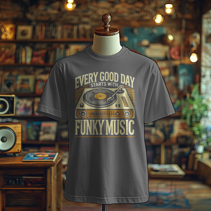 Funky Turntable - T-Shirt